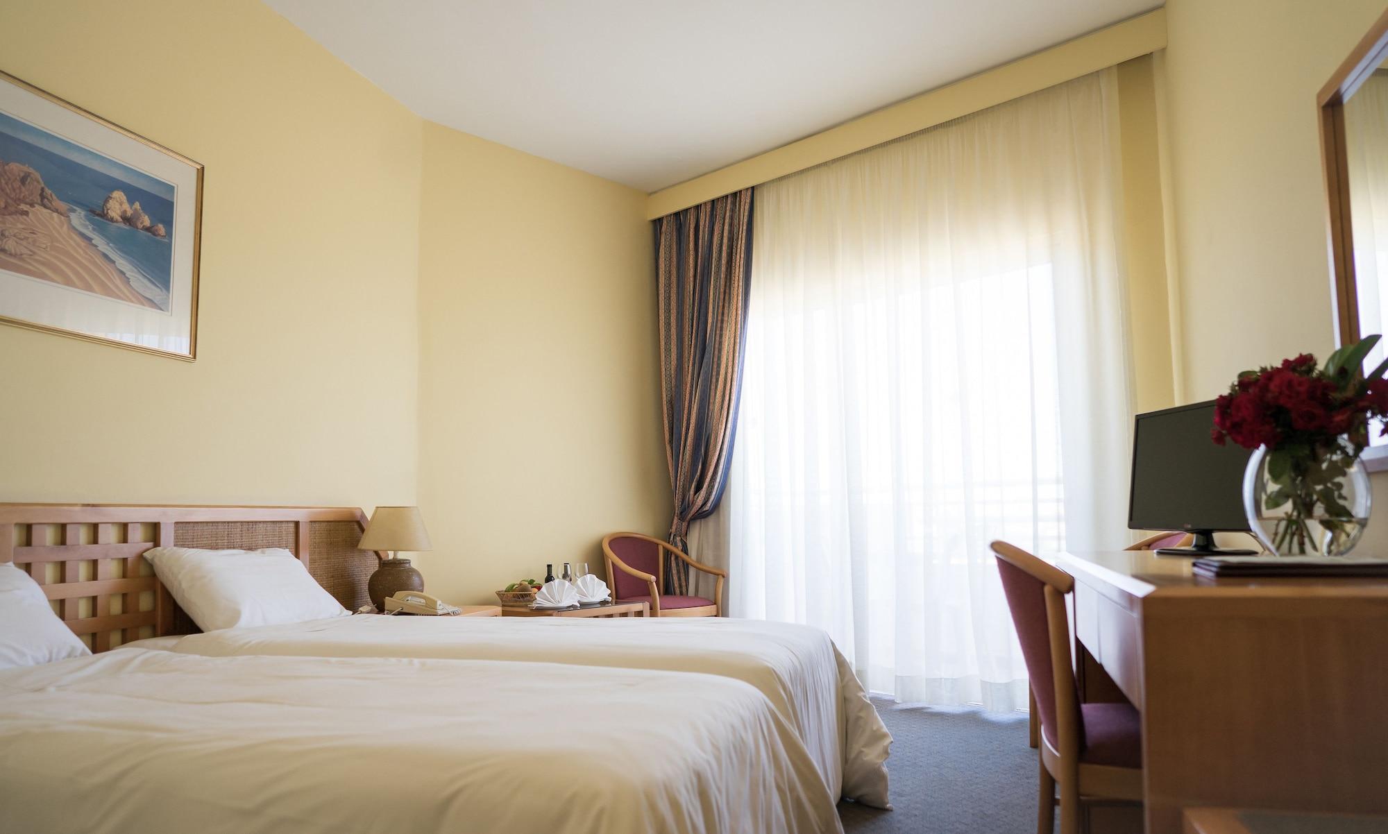 Aloe Hotel Paphos Exterior photo