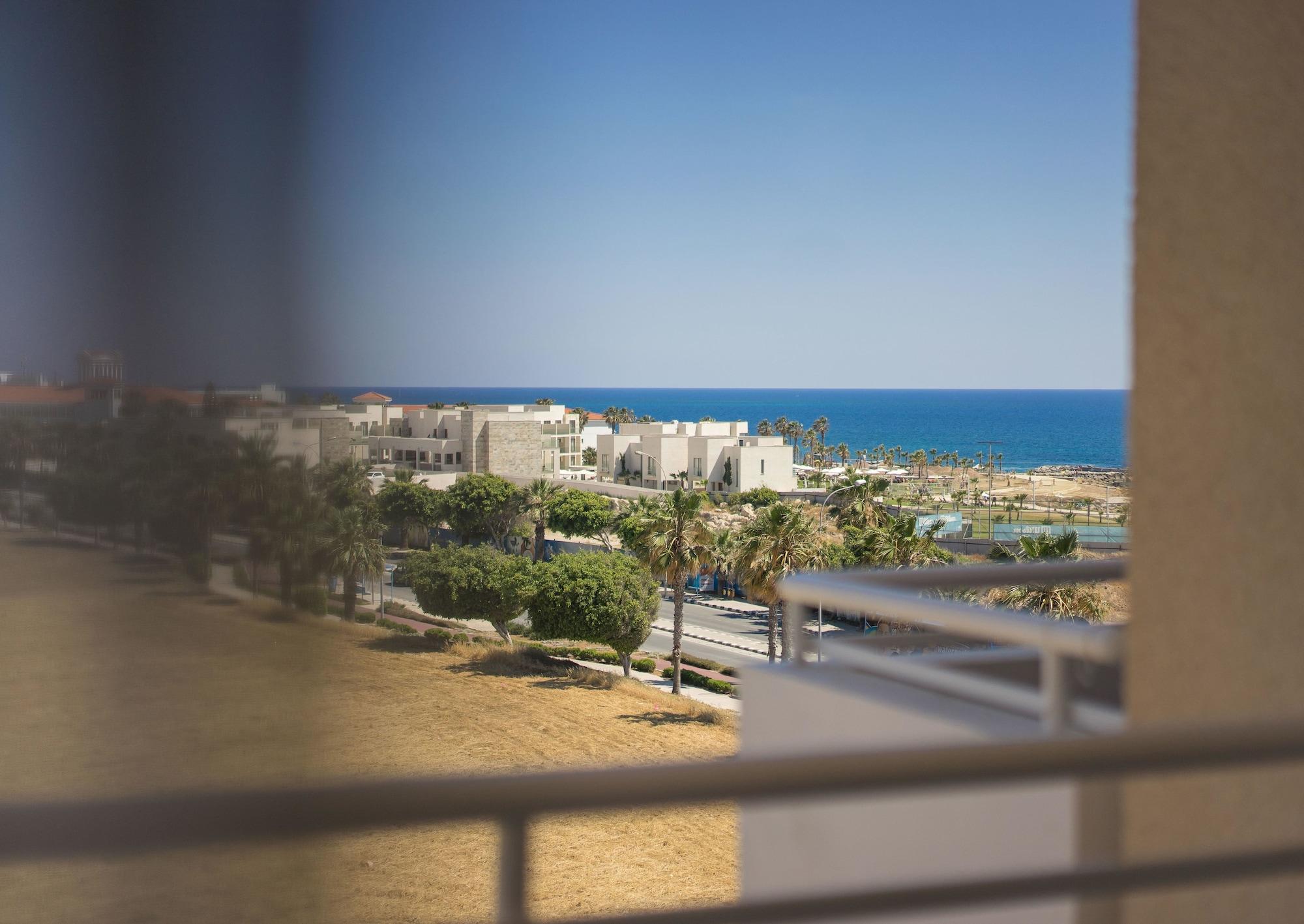 Aloe Hotel Paphos Exterior photo