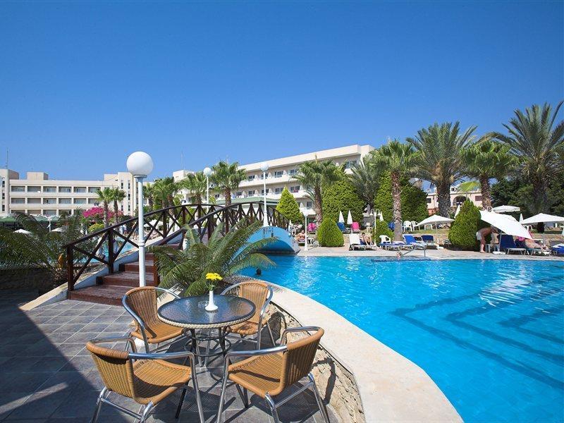 Aloe Hotel Paphos Exterior photo