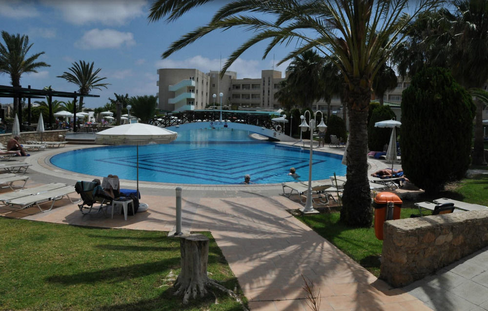 Aloe Hotel Paphos Exterior photo