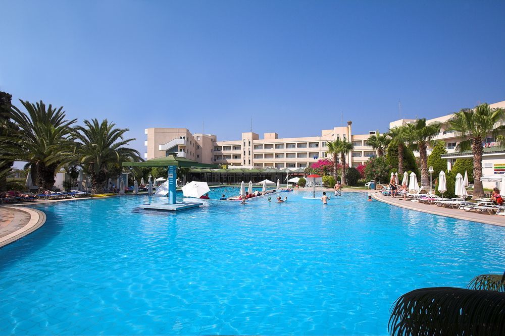 Aloe Hotel Paphos Exterior photo