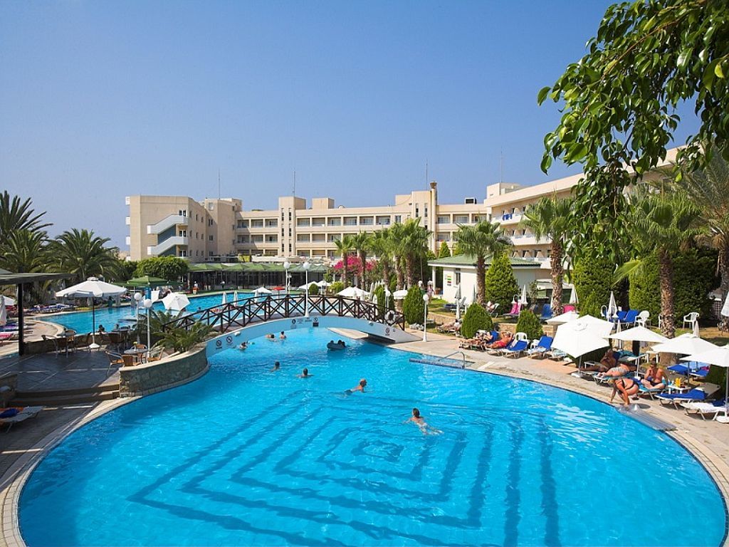 Aloe Hotel Paphos Exterior photo