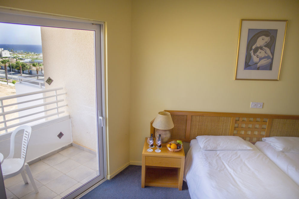 Aloe Hotel Paphos Exterior photo